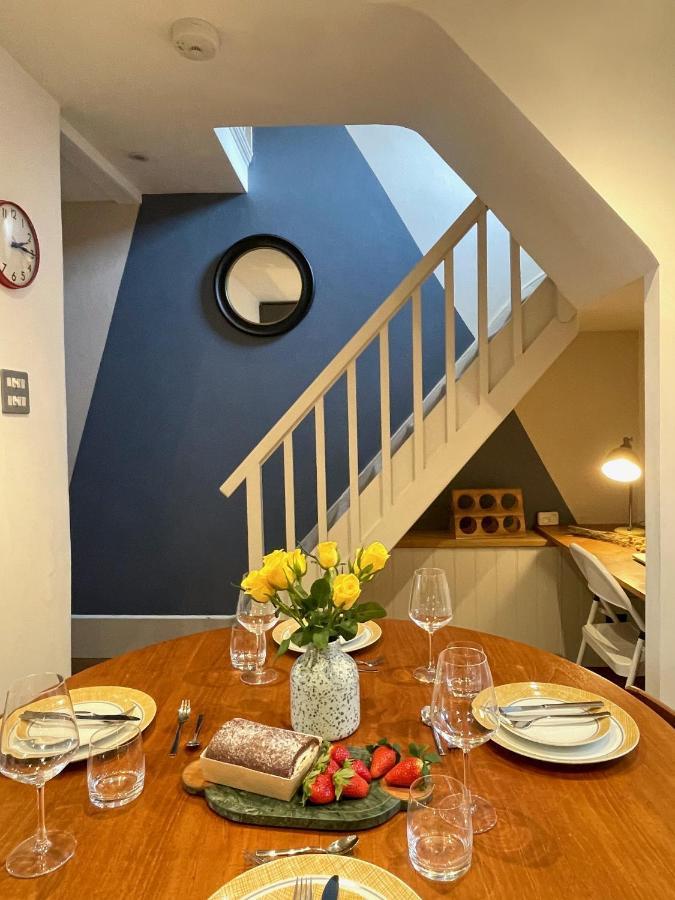 Stylish 2-bedroom Townhouse Next To Station Hove