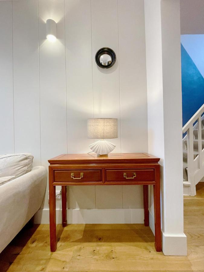 Stylish 2-bedroom Townhouse Next To Station * Hove